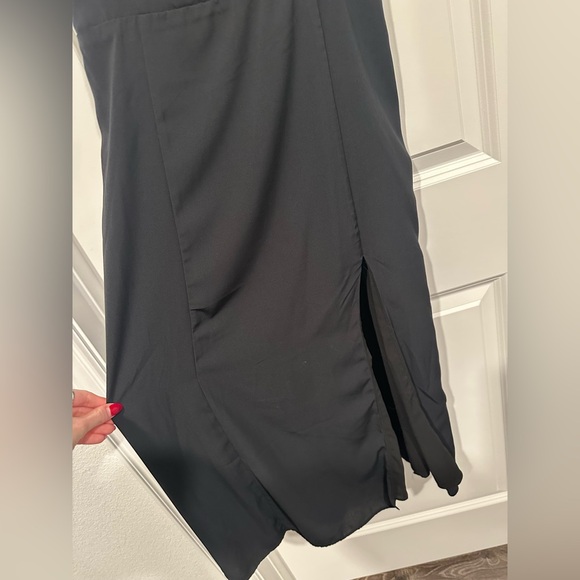 Abercrombie & Fitch Elegant Black Maxi Dress - Picture 3 of 9